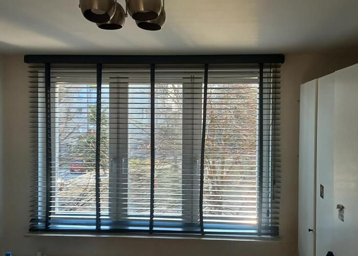 Grajewo ogłoszenia: Sprzedam drewniane żaluzje w kolorze czarnym. Rozmiar: szer 220,...